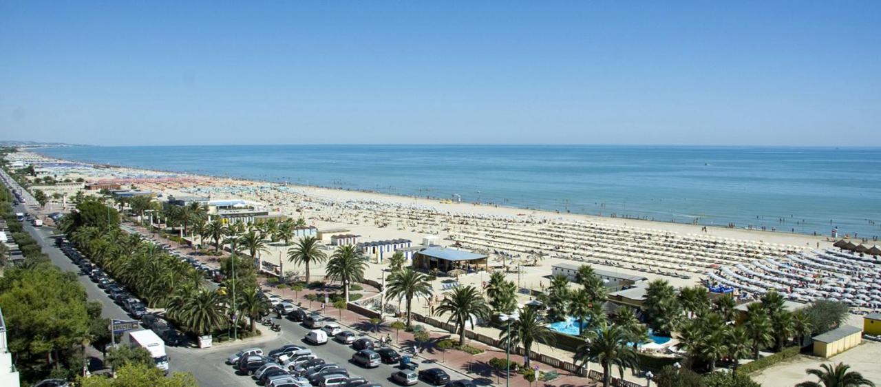 Beach E Relax A Giulianova Buitenkant foto